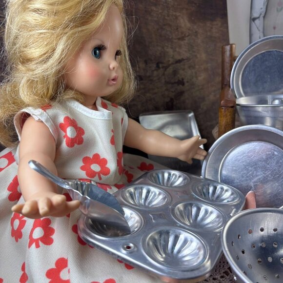 Vintage 1960s Toy Aluminum Bakeware Set | Muffin Tin, Colander & Pans | Mid Cent - Picture 11 of 12